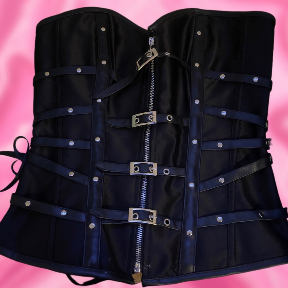 Black belt corset top